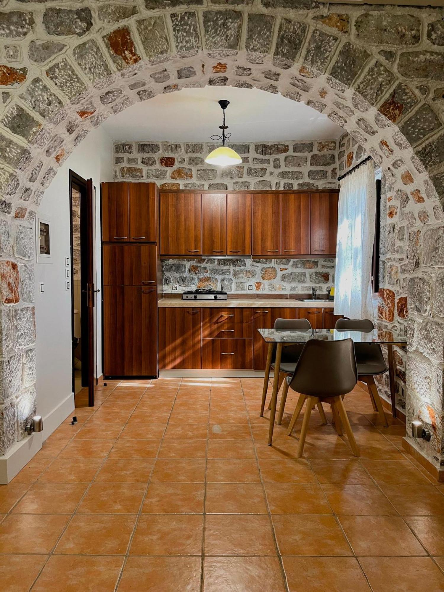 Achelatis Traditional Guest Houses Areopoli Eksteriør billede